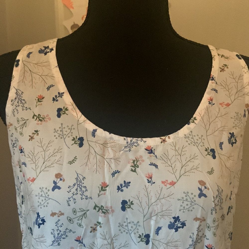 Aventura Laney Floral Patchwork Sleeveless Sundress in a women's size small - Picture 4 of 16